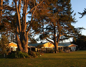 Lakeside Lodge